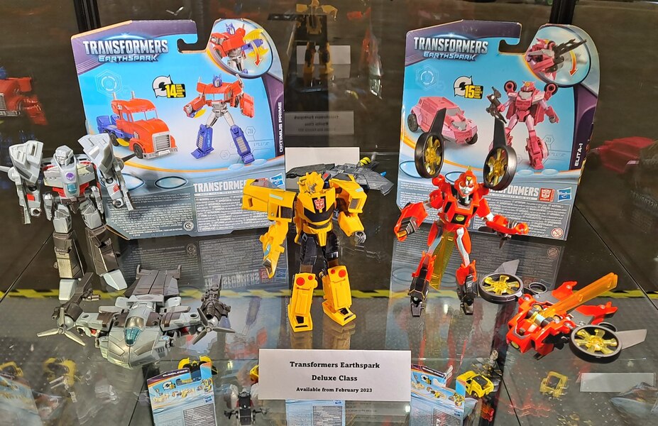 Image Of Transformers Earthspark Bumblebee In Package  (10 of 49)